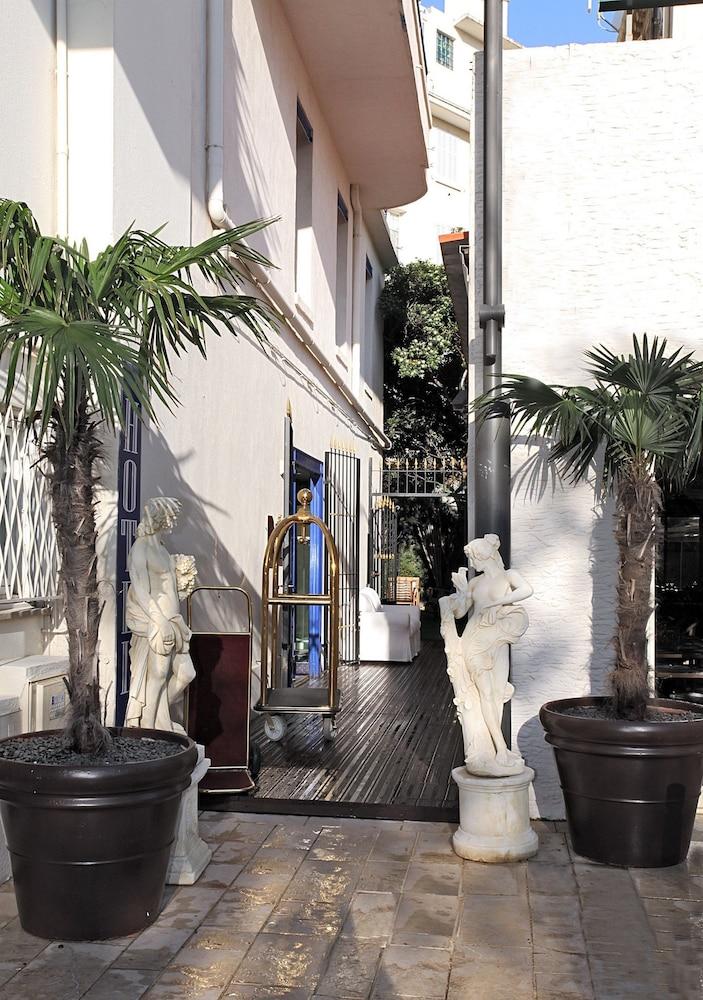 Hotel Palm Beach Cannes Exteriör bild