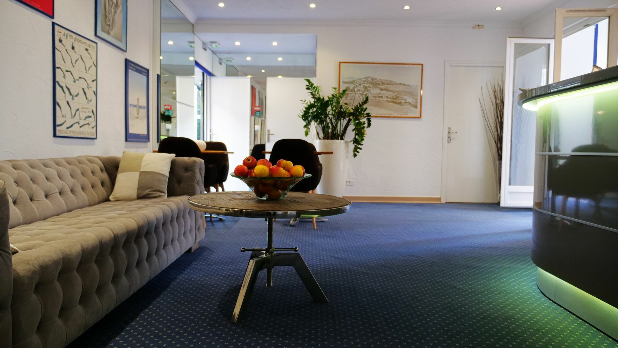 Hotel Palm Beach Cannes Exteriör bild